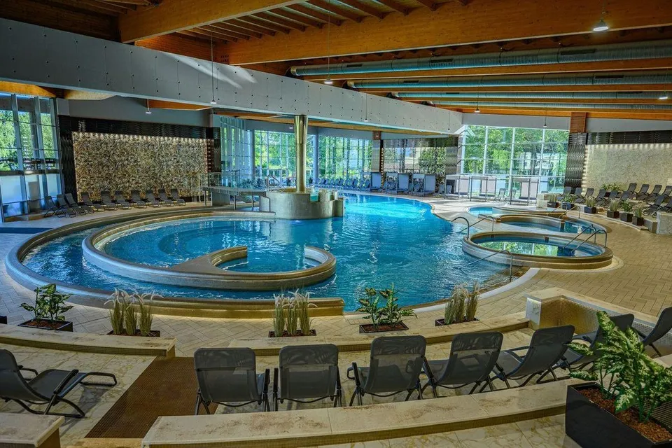 Azúr Hotel