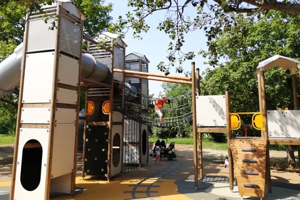 Óhegy Park