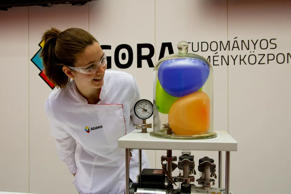 Agora Science Experience Center