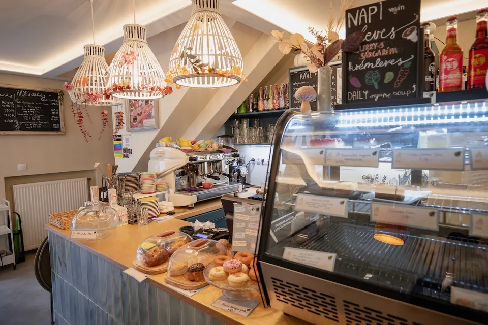 Pagony Café – Dió