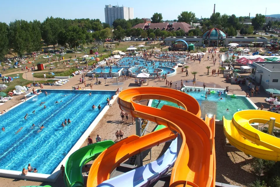 Szekszárd Family-Friendly Beach and Adventure Bath