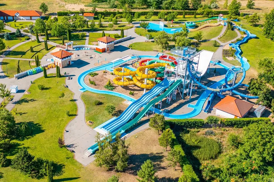 Aqua Centrum Csúszdapark Cegléd