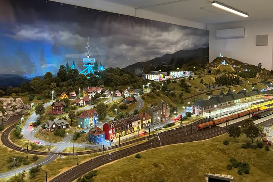 MiniaTour - Interactive Model Railway Exhibition