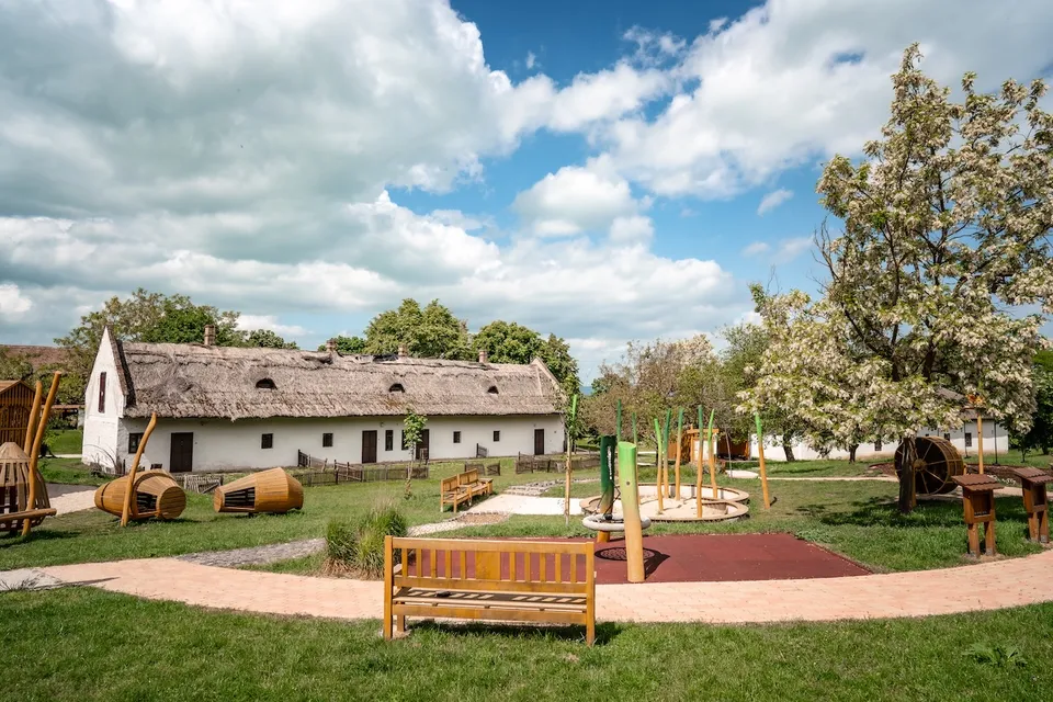 Szántódpuszta Manor