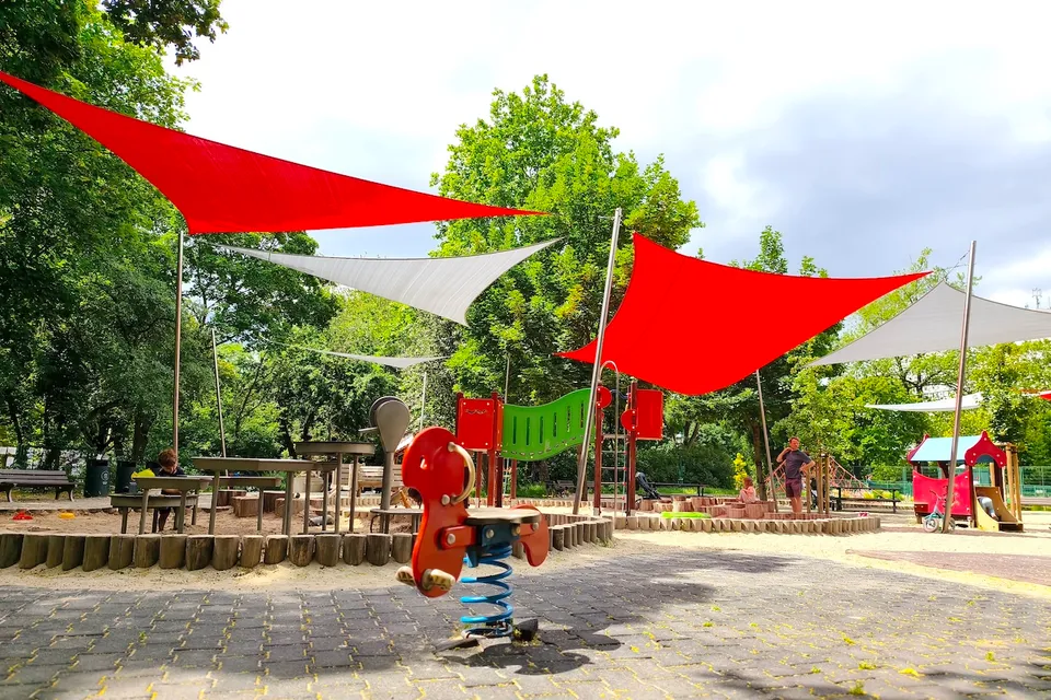Feneketlen Lake Playground