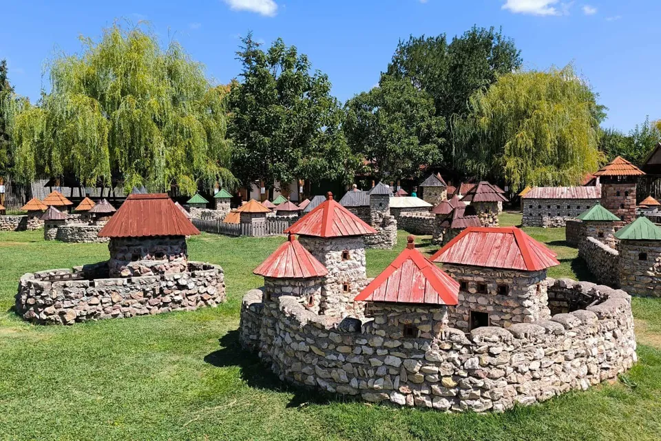 Dinnyés Castle Park