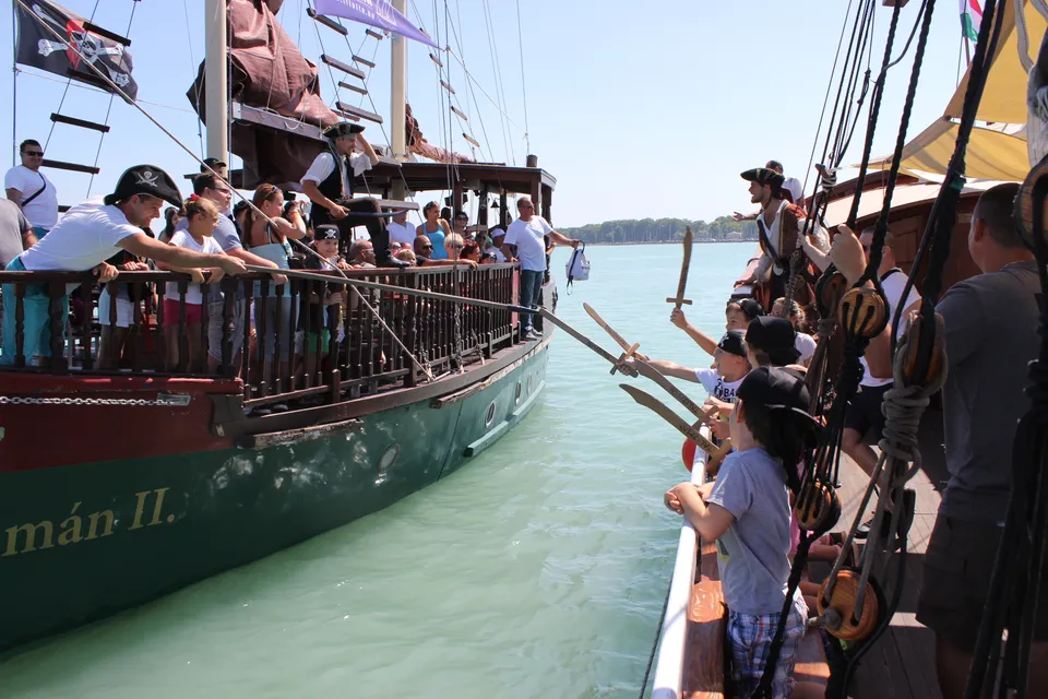 Pirate Boat