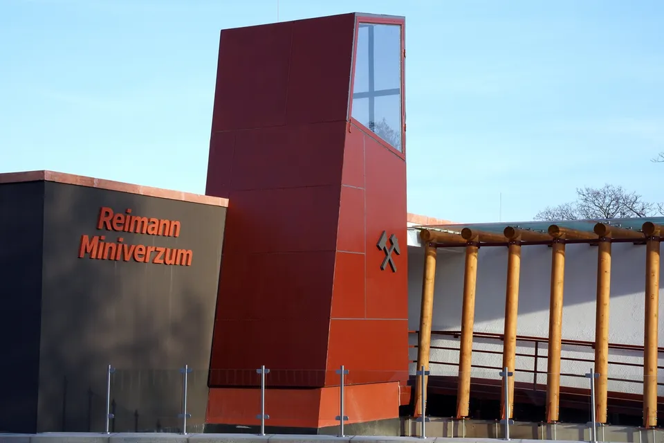 Reimann Mining History Miniverse
