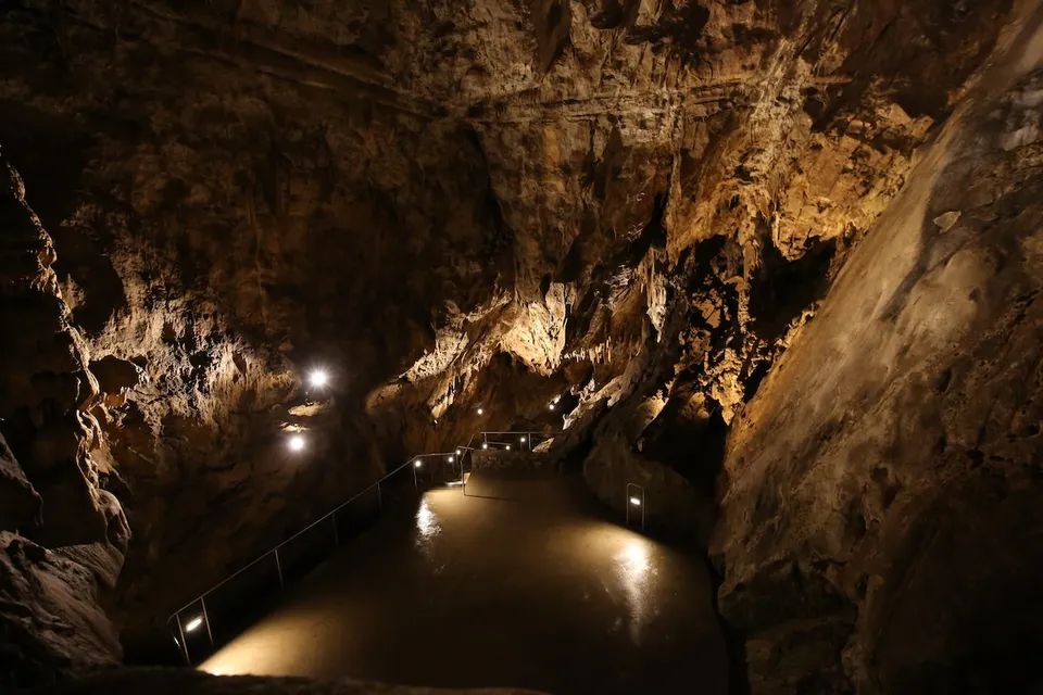 Szent István Cave